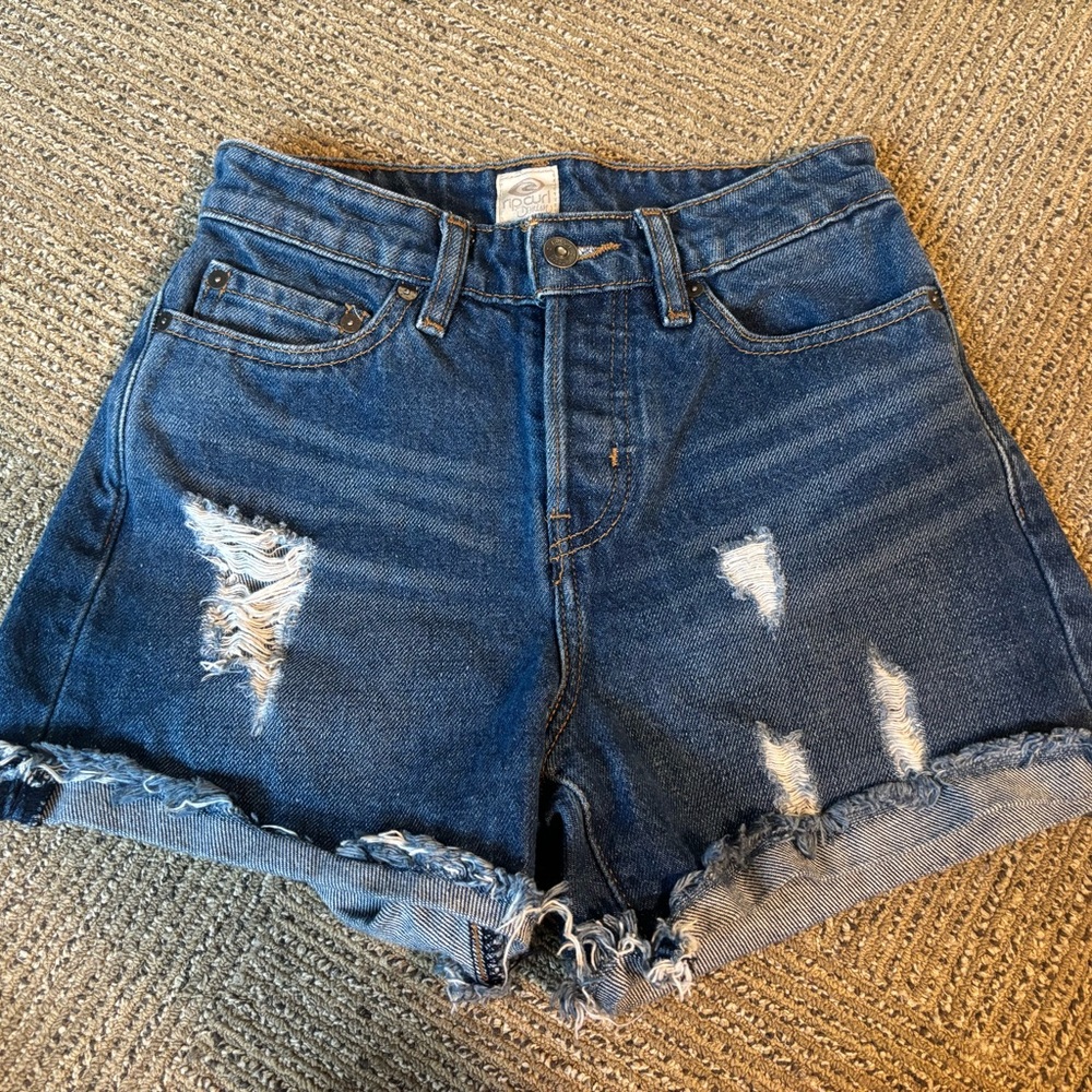 ripcurl denim jean shorts in a size zero / 0 .